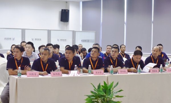 现场订购60辆!联合卡车新型智能环保渣土车研讨会顺利召开