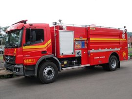 搭载艾里逊变速箱 美国消防局大批量采购奔驰消防车