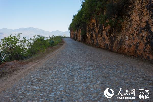 滇缅公路通车80周年：英雄之路的重生