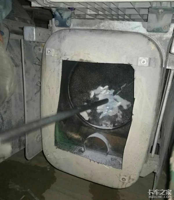 消音器堵了，和劣质尿素溶液有啥关系？