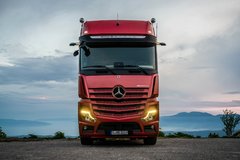 ���Ӿ�����Ҫ ������Actros��β�һ��