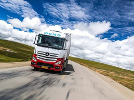 青藏线跟车纪实:跟着奔驰新Actros走进梦的圣地带你领略不一样的风景