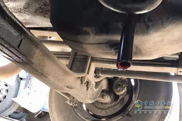 当卡车遇到排气漏油故障 你该怎么办？