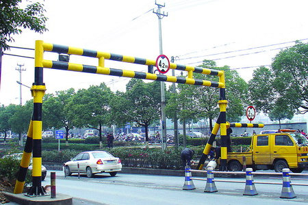 �޸ߣ����У���ɳ����·14����ͨ����