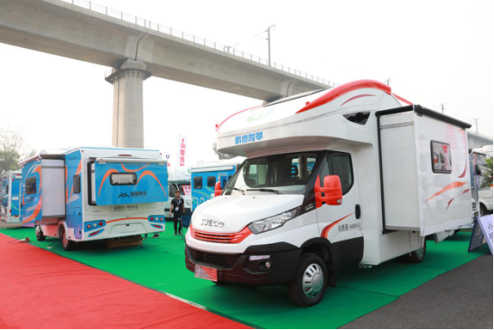 �й����ʷ���¶Ӫչ���ῪĻ���ֳ�����