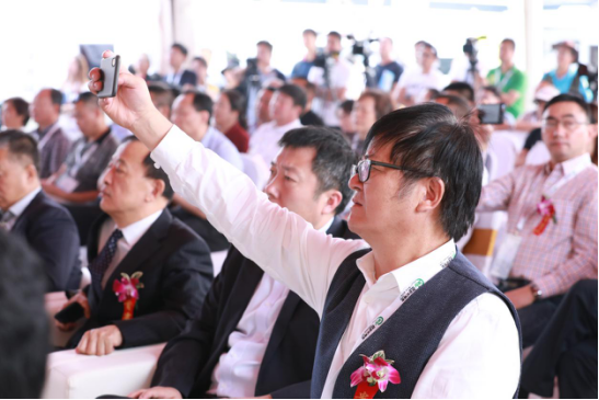 �й����ʷ���¶Ӫչ���ῪĻ���ֳ�����