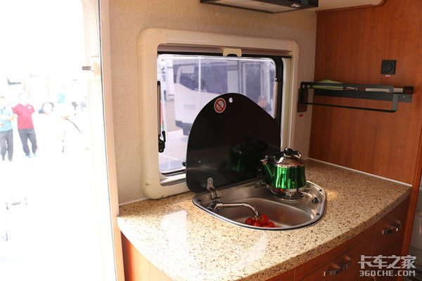 7��ƽ��չ����ǧ̨&nbsp;�������ʷ���չ��Ļ