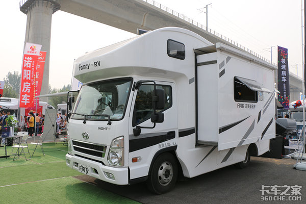 7��ƽ��չ����ǧ̨&nbsp;�������ʷ���չ��Ļ