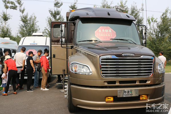 7��ƽ��չ����ǧ̨&nbsp;�������ʷ���չ��Ļ