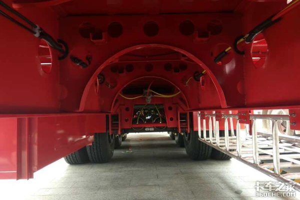 自重轻还能重载 中集东岳这辆仓栅车真牛