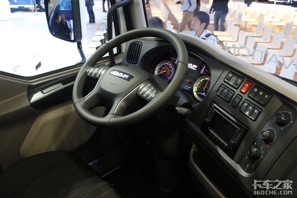 2018��ŵ����չ&nbsp;���LF�綯���䳵����