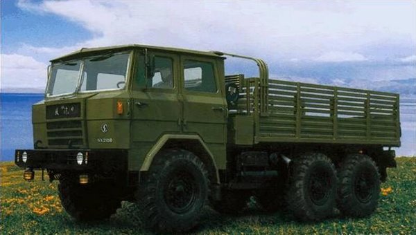 陕西汽车制造厂,1968年,以法国贝利埃公司gbu 15军用卡车为