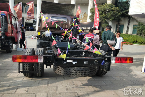 英雄王者 披甲纵横 解放轻卡推介会