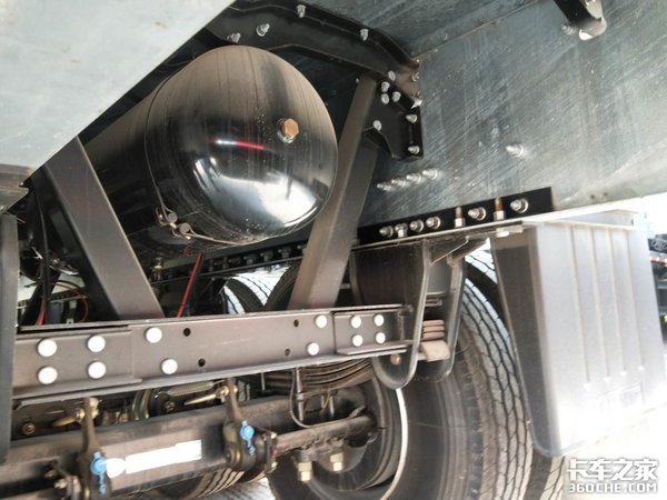 Ϊʲô����߶˹ҳ�������ȴ�������䣿