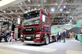 640马力是亮点?不,这台曼TGX能唱KTV才是我想介绍的