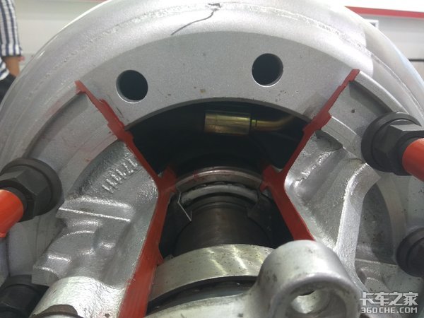 车展上的黑科技，江铃华岳水冷循环车桥