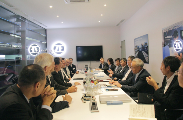 采埃孚与一汽解放建立全面战略合作伙伴关系