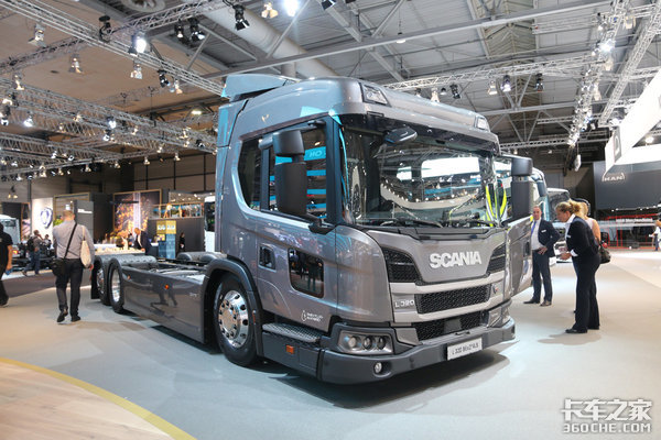 ��϶���������ʵ��ŷ�޳�������ʾ��