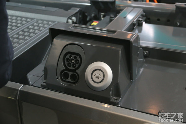 ��϶���������ʵ��ŷ�޳�������ʾ��