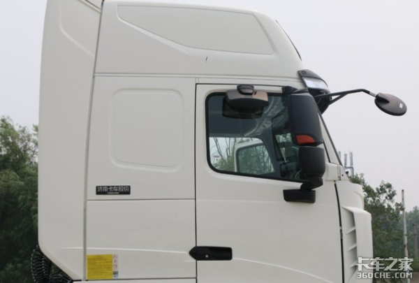 门镜颜值高，外摆镜更实用，作为卡车司机你会选哪个？