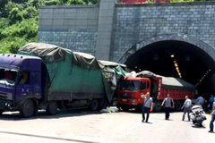 �ߴ�·����������ڵ�ͷ ˾������12��