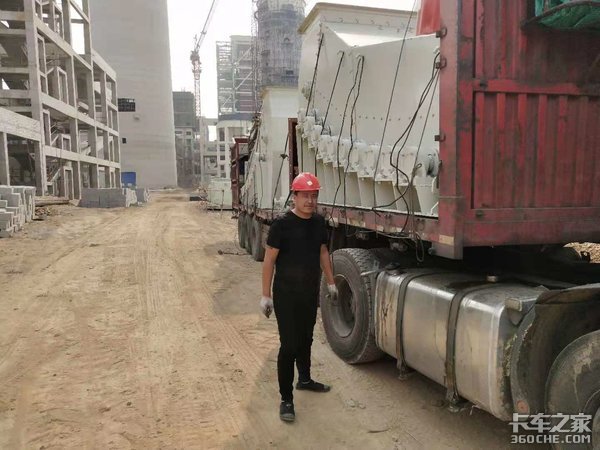 卡车司机被勒索：不给小费就别想卸车