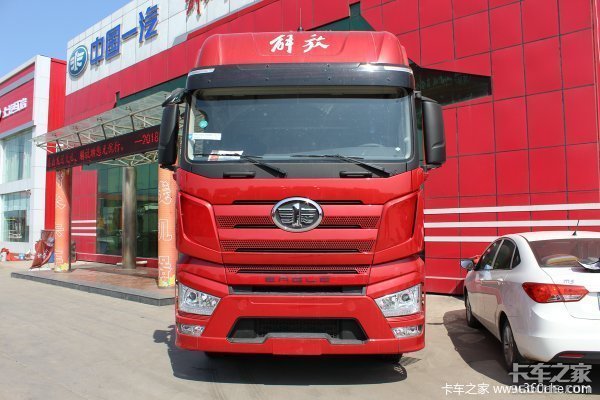 格尔发K7直降6.9万 解放J7新车到店 一周促销6X4牵引车盘点