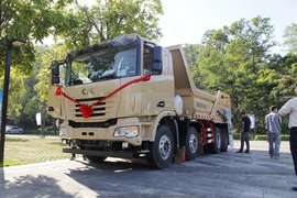 符合深圳新规 解决环保顾虑，联合卡车批量交付40台LNG渣土车给用户