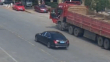 �������˾������һ�ӣ��ӳ���1��Ԫ��