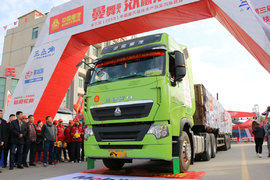 不仅1个人养两台车,还是小网红 重汽挑战赛终于出现了女选手