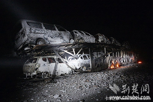 半挂车起火事故频发 卡友们多注意检查