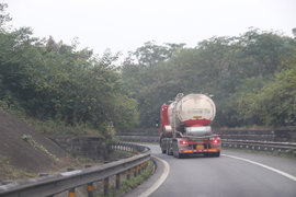 都汶高速“超长”禁令 危化品一年都不能跑，12月1日执行