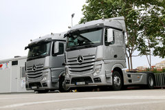 ϸ���濼����������ż������New Actros