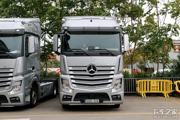 细节真考究！西班牙偶遇奔驰New Actros