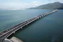 省时60% 港珠澳大桥激活区域物流效应