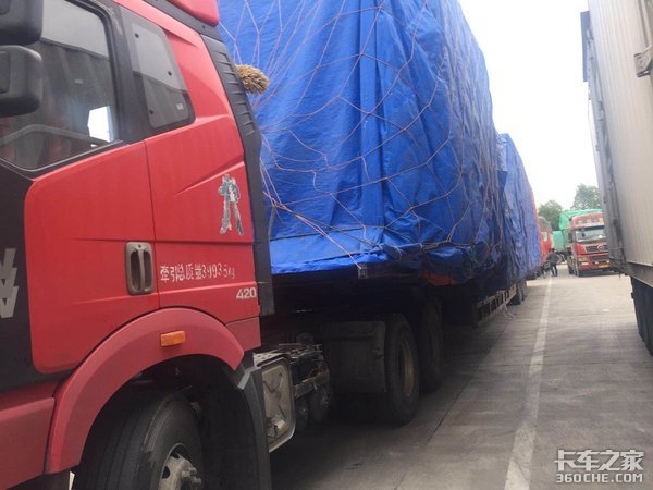 变态集卡霸占市场,守法车辆如何生存?