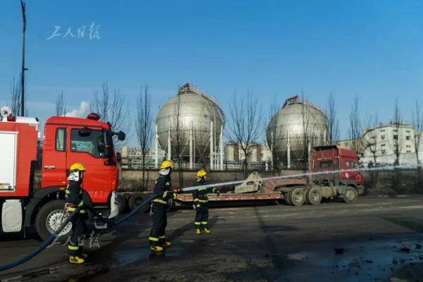 �żҿڱ�ȼ�¹ʺ�&nbsp;����˾���Ŷӵ�ж��