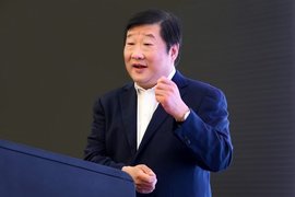 卡车晚报:谭旭光改革重汽干部没星期天;四川现代地下室冷藏车上线