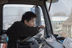 �٣�����˾������С����ľ�׵��