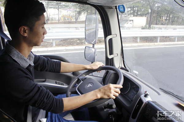 �û�����˵�����Զ�����������ó�����