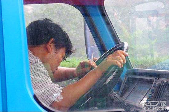 ƣ�ͼ�ʻ���ǿ�����ը��������α��⣿