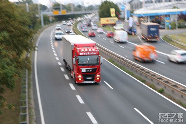 �������Ѱչ����й����ѣ����ǹߵģ�