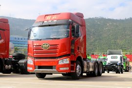 560马力、1100升双油箱、国六排放！这辆J6带油箱防盗！