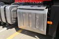 解放J6国六牵引车 1100升油箱、560马力