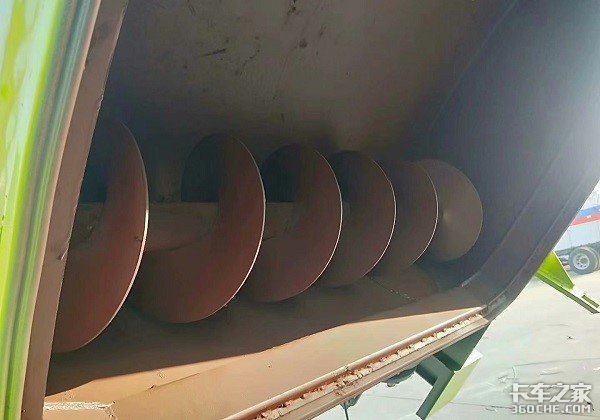 近距離體驗(yàn)餐廚垃圾車，門道還真不少