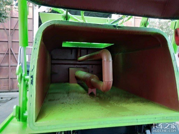 近距離體驗(yàn)餐廚垃圾車，門道還真不少