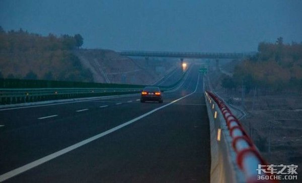 远光灯的危害,卡友们了解多少