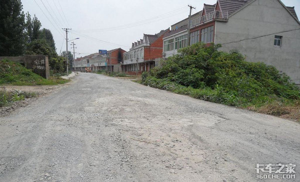 缺少高速路權(quán) 危險(xiǎn)品運(yùn)輸車竟如此艱難