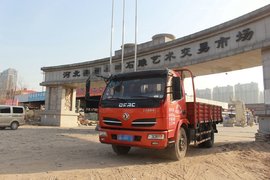 不分蓝黄牌一律限行 这难道是治理十吨王的一个新思路？