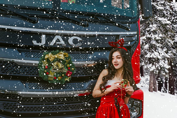 备圣诞辞驯鹿 圣诞老人座驾升级格尔发A5